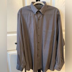 Van Heusen Mens Dress Shirt, 17-17 1/2 , 34/35, Great Condition